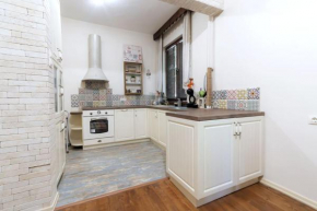 Cozy Central Condo with Free Dedicated Parking